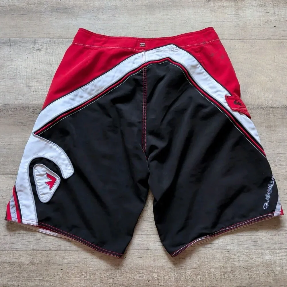 VTG ​Quiksilver Boardshorts Mens Size 34 Red Black White Surf Swim Trunks Y2K